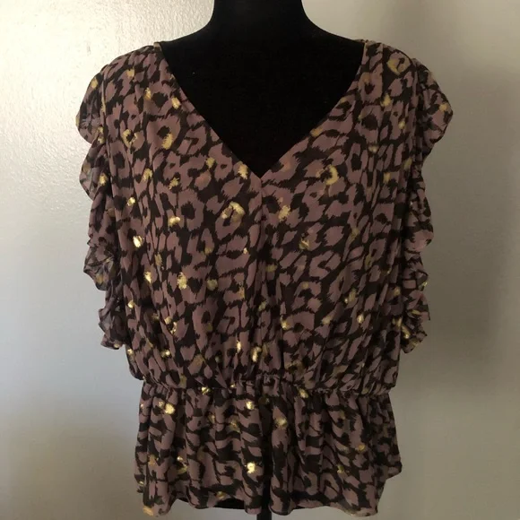 Plum and Gold leopard print ruffled top - Picture 5 of 6